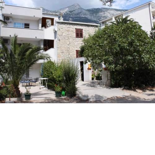 Apartments by the sea Makarska - 6882