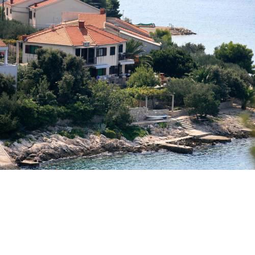 Apartments by the sea Maslinica, Solta - 774