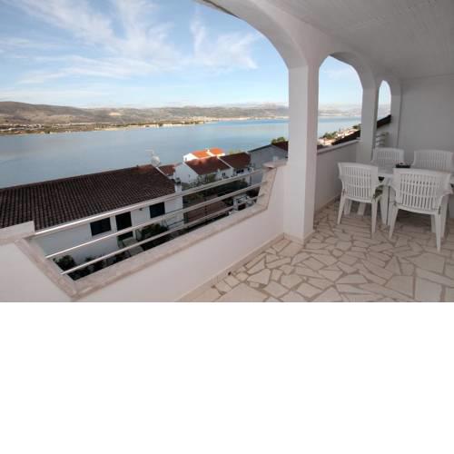 Apartments by the sea Mastrinka, Ciovo - 4648