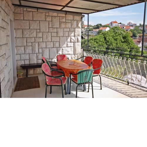 Apartments by the sea Milna, Brac - 5677