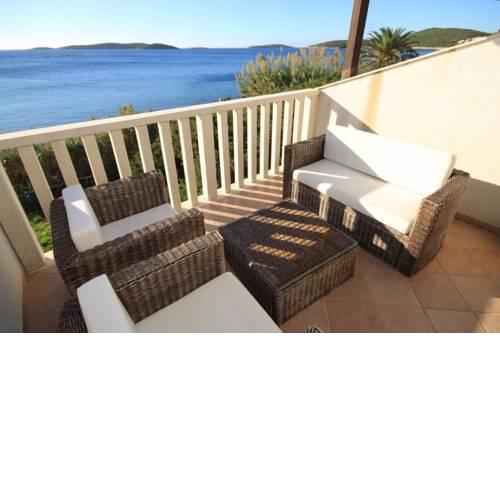 Apartments by the sea Milna, Vis - 8946