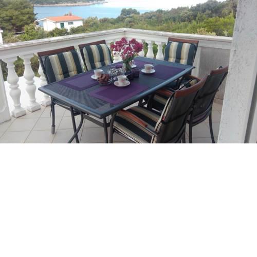 Apartments by the sea Necujam, Solta - 11090