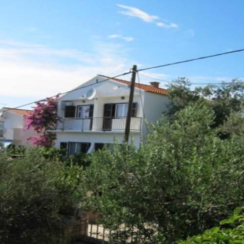 Apartments by the sea Necujam, Solta - 13884