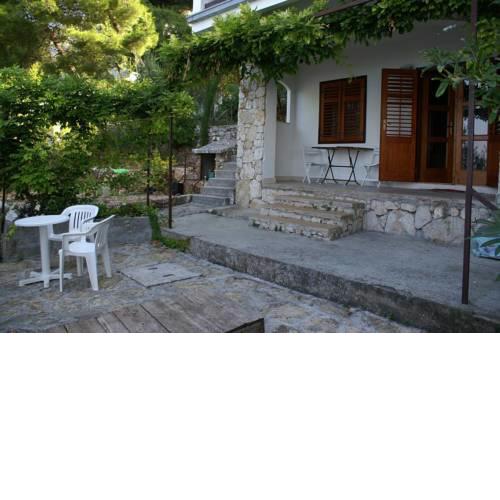 Apartments by the sea Nemira, Omis - 4277