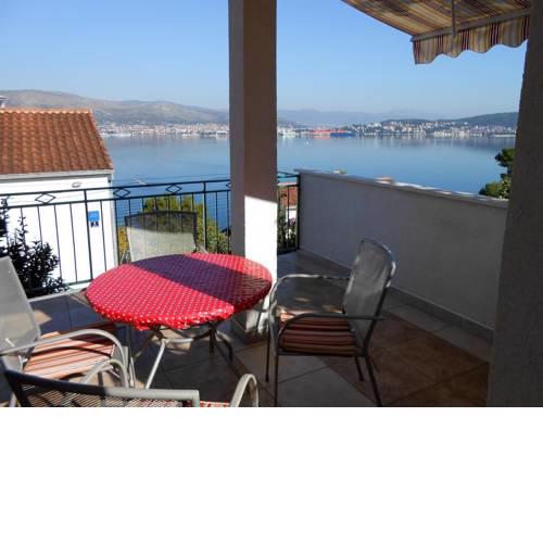 Apartments by the sea Okrug Donji, Ciovo - 12310