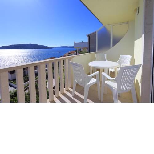 Apartments by the sea Okrug Donji, Ciovo - 17232