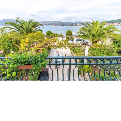 Apartments by the sea Okrug Gornji, Ciovo - 2792