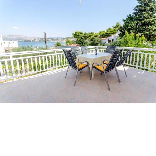 Apartments by the sea Okrug Gornji, Ciovo - 8440