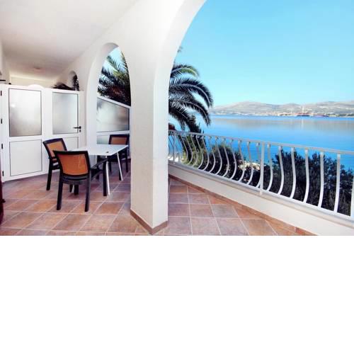 Apartments by the sea Okrug Gornji, Ciovo - 9693