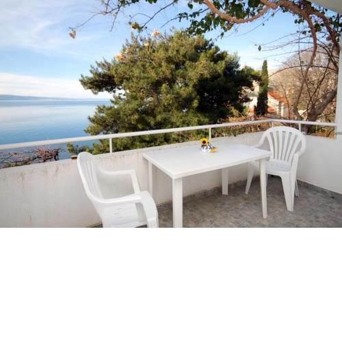 Apartments by the sea Omis - 6003