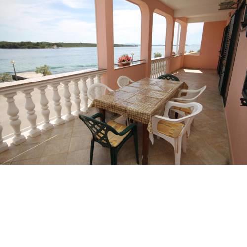 Apartments by the sea Pasman - 8221