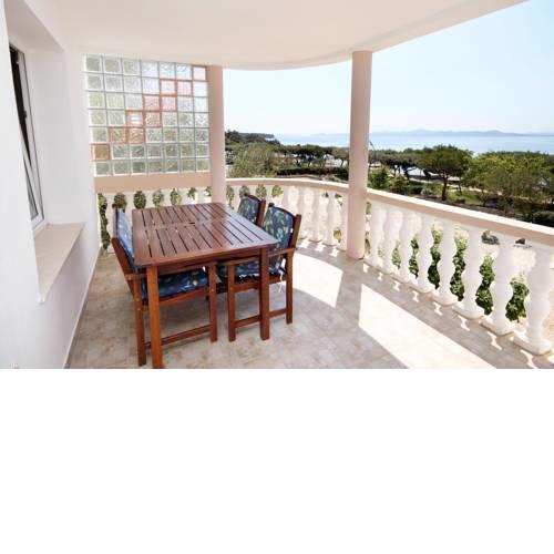 Apartments by the sea Petrcane, Zadar - 3275