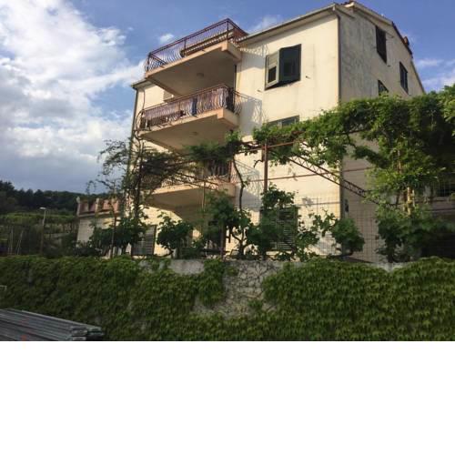 Apartments by the sea Podstrana, Split - 15428
