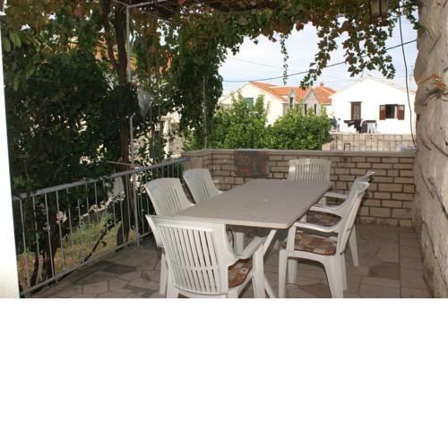 Apartments by the sea Postira, Brac - 2870