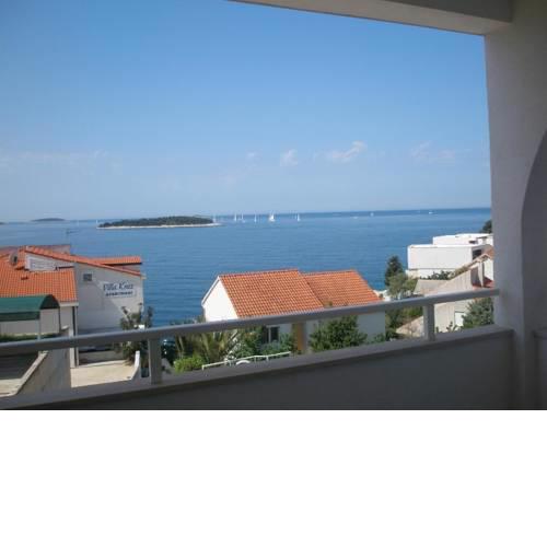 Apartments by the sea Primosten - 15704