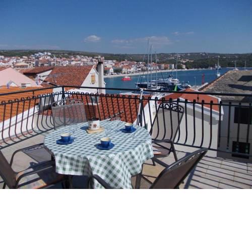 Apartments by the sea Primosten - 17975