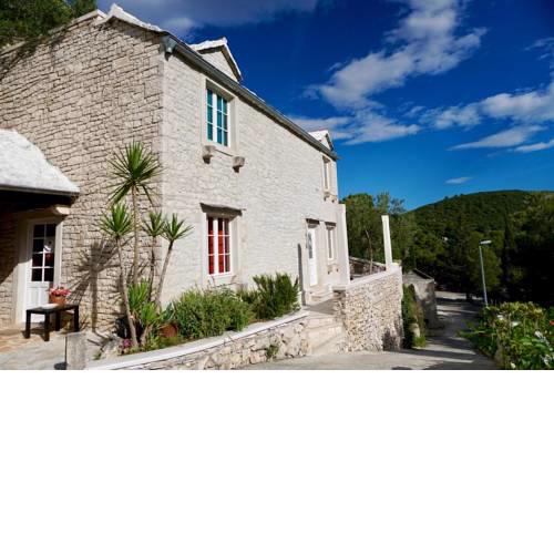 Apartments by the sea Pucisca, Brac - 2927