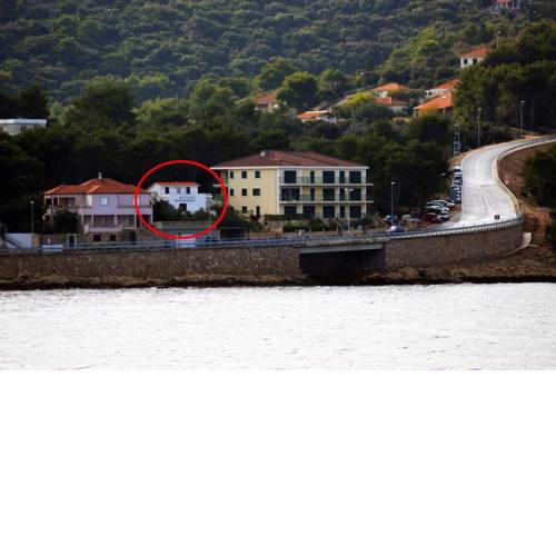 Apartments by the sea Rogac, Solta - 16223