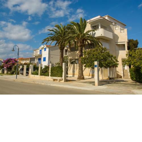 Apartments by the sea Rogoznica - 12820