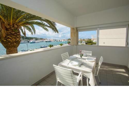 Apartments by the sea Rogoznica - 12995