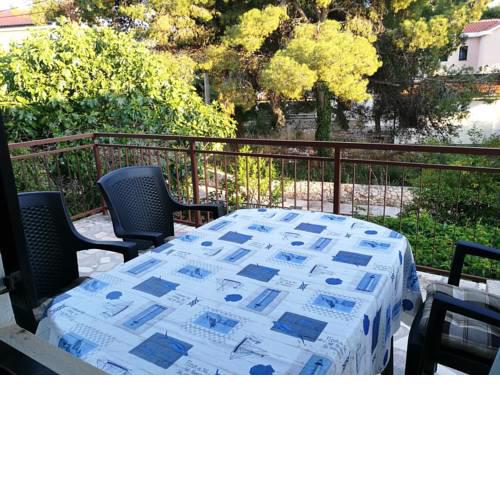 Apartments by the sea Rogoznica - 13357