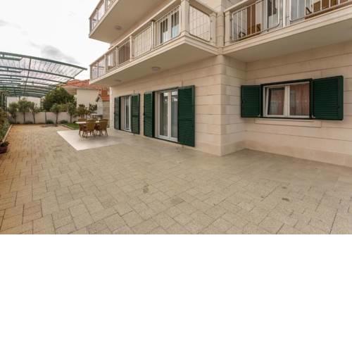 Apartments by the sea Rogoznica - 17978