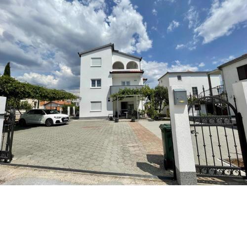 Apartments by the sea Rogoznica - 19367