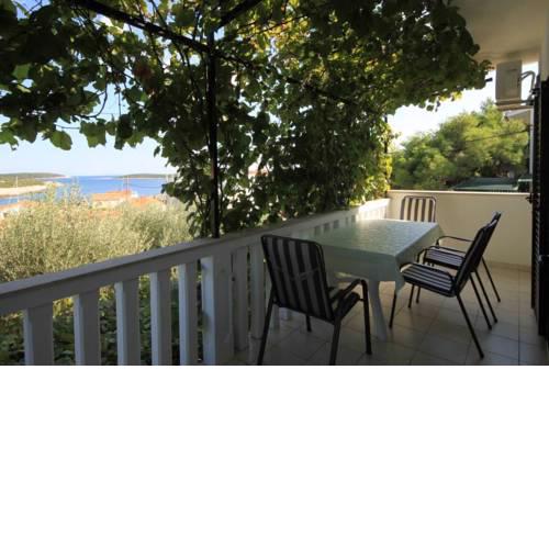 Apartments by the sea Rukavac, Vis - 2411