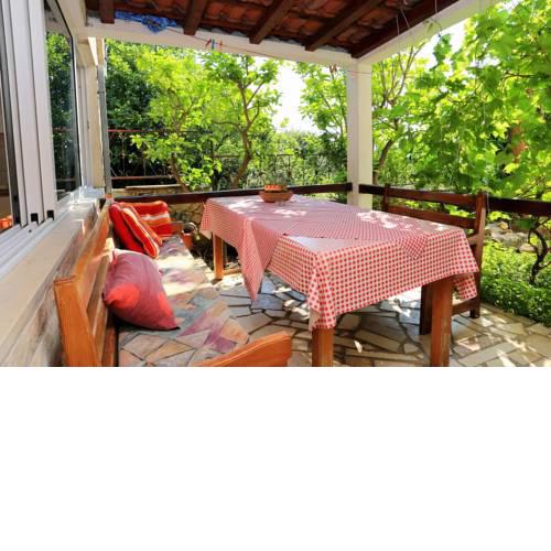Apartments by the sea Seget Donji (Trogir) - 10372