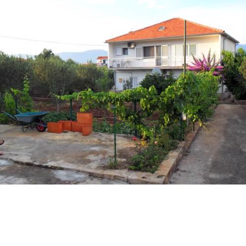 Apartments by the sea Slatine, Ciovo - 11047