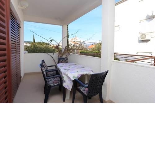 Apartments by the sea Slatine, Ciovo - 16345