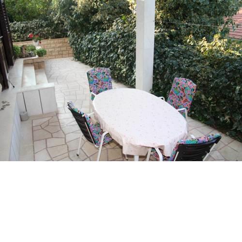 Apartments by the sea Splitska, Brac - 2907