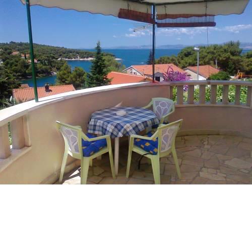 Apartments by the sea Splitska, Brac - 2923