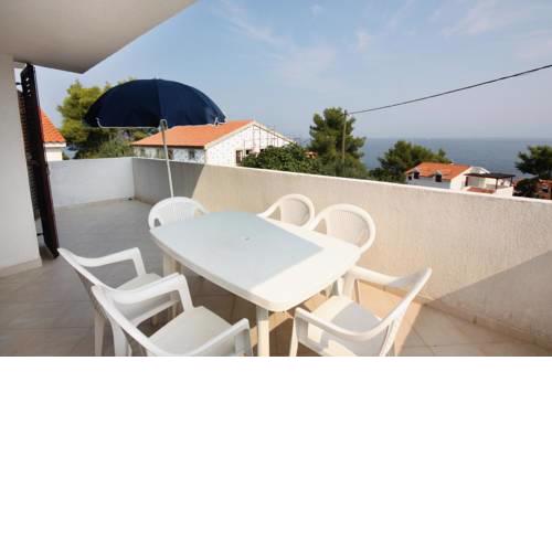 Apartments by the sea Stomorska, Solta - 5179
