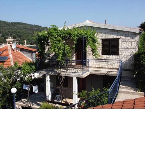 Apartments by the sea Stomorska, Solta - 782