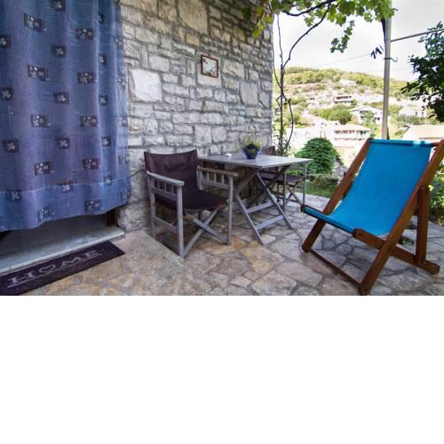 Apartments by the sea Stomorska, Solta - 8650