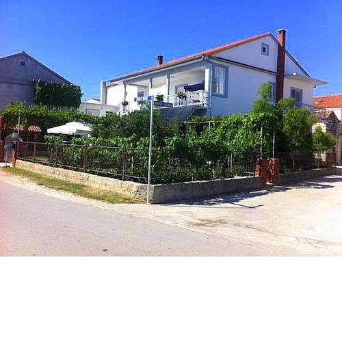Apartments by the sea Sukosan, Zadar - 17203