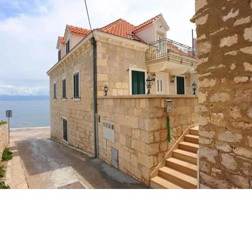 Apartments by the sea Sutivan, Brac - 17796