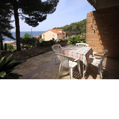 Apartments by the sea Sveta Nedilja, Hvar - 8725