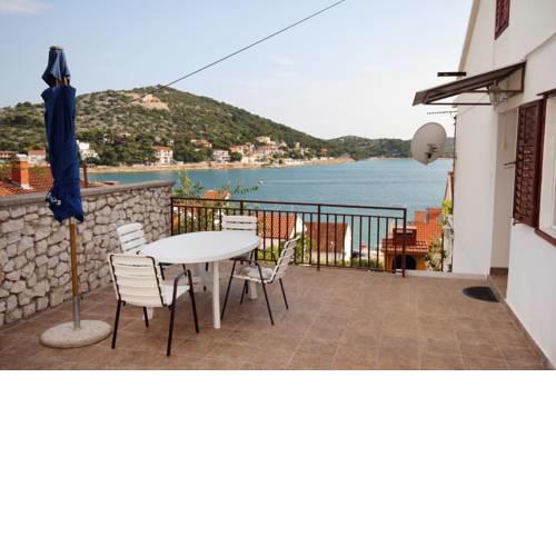 Apartments by the sea Tisno, Murter - 5136