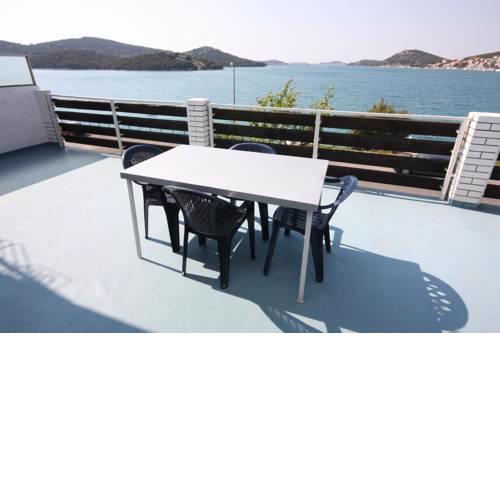 Apartments by the sea Tisno, Murter - 6106