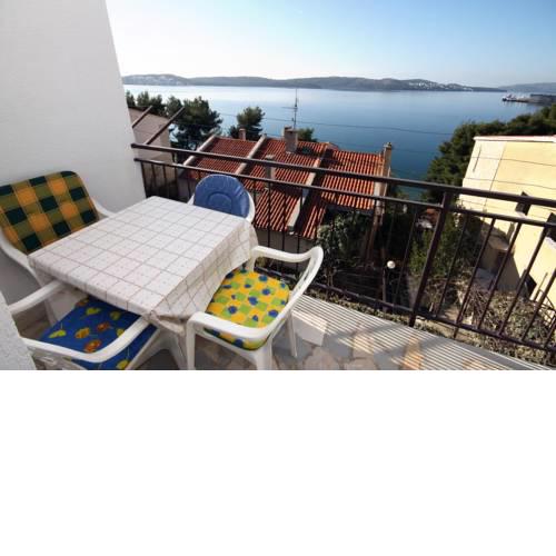 Apartments by the sea Trogir - 6022