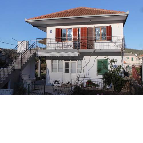 Apartments by the sea Vinisce, Trogir - 5967