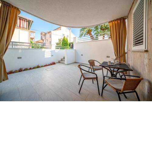Apartments by the sea Vodice - 16804