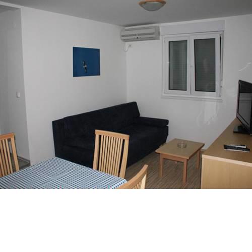 Apartments by the sea Vrboska (Hvar) - 13932