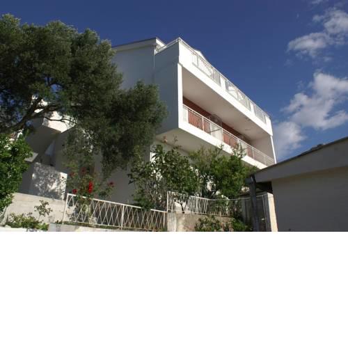 Apartments by the sea Zaostrog, Makarska - 2816