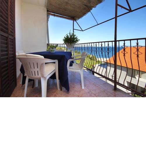Apartments by the sea Zavala, Hvar - 8808