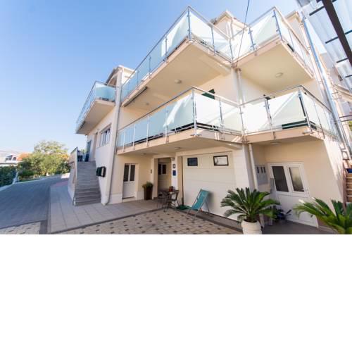 Apartments Cavar