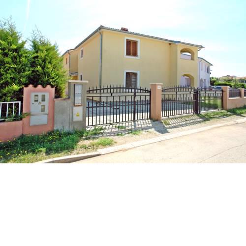 Apartment near the sea