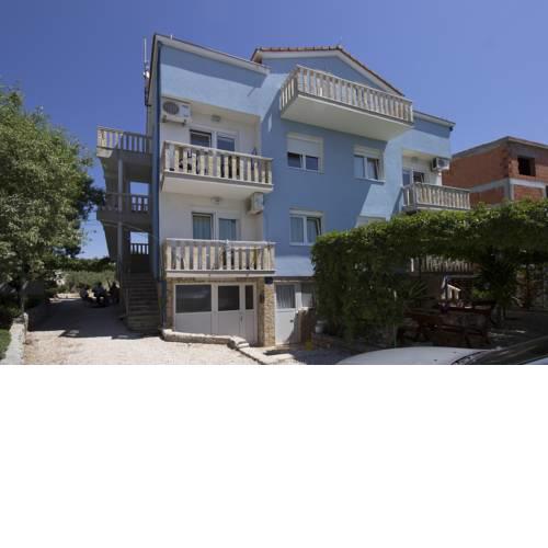 Apartments Crnjac